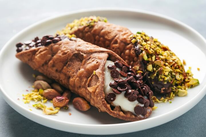Cannoli is one of the best Italian desserts.