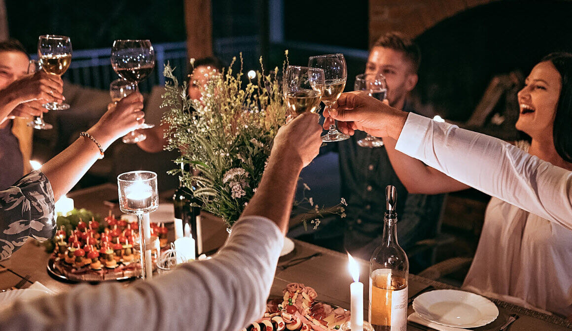 Hosting Your Corporate Holiday Party at a Restaurant